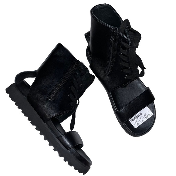 YOHJI YAMAMOTO sandals black leather EU 38 US 8 lug sole gladiator lace up NWT - Picture 1 of 13